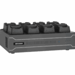 Dock Station de Escritorio con 8 Estaciones de Carga para Body Cams / Doble Interfaz de Red / 4 Bahías de HDD / Carga y Respaldo Automático / Prevención de Pérdida de Datos / Cobertura Cíclica / Reproducción d